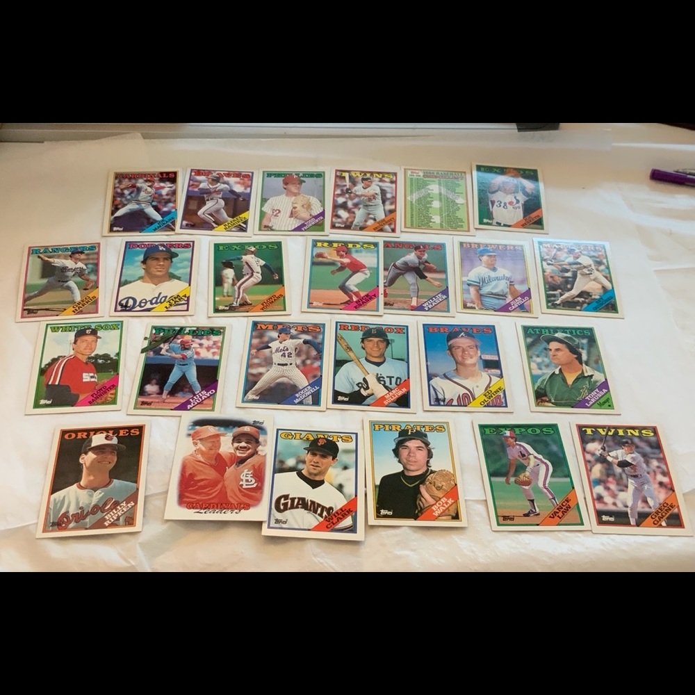 Bundle of Baseball Cards Lot 97